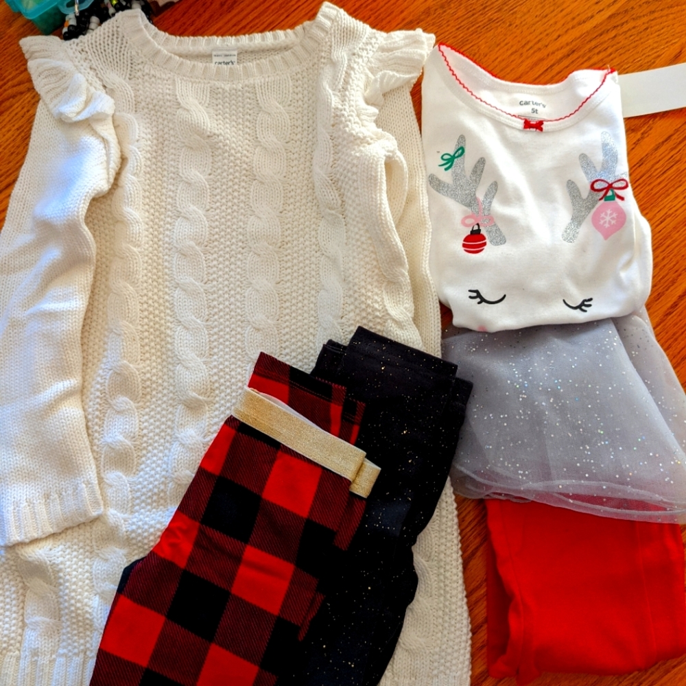 Girls 5T Christmas clothes and pajama lot